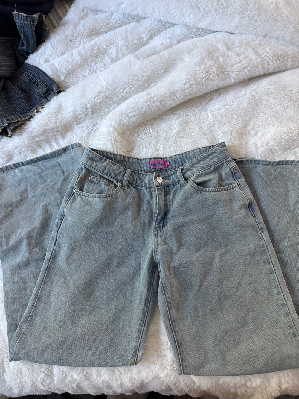 Edikted Light Wash Wide-Leg Jeans